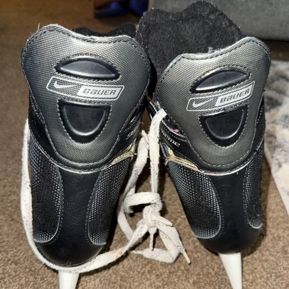 Bauer Tuuk One 05 Supreme Ice Hockey Skates Youth Size 5R Gear Equipment Used PO - Picture 11 of 12